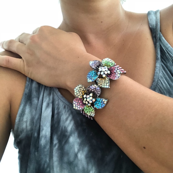 E Komo Mai, Welcome to my Closet! - Picture 5 of 5